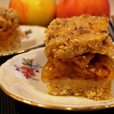 True Autumn Pie with Apples and Pumpkin