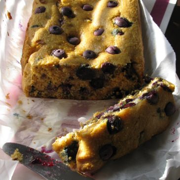 Blueberry and Cornmeal Cake + A welcome