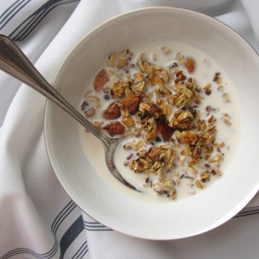 Cashew Banana Flaxseed Granola