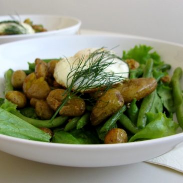 Green Beans Salad with Curry Roasted Baby Potatoes and Fried Egg