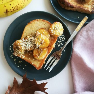 Veganski pohani kruh s karameliziranim bananama