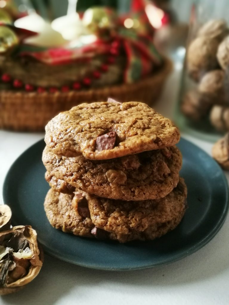 Chewy Chocolate Chip Cookies_stacked2