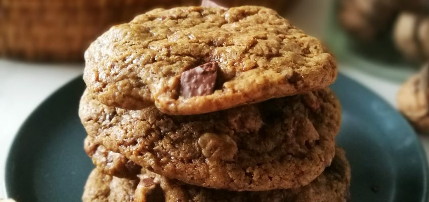 Chewy Chocolate Chip Cookies_stacked2
